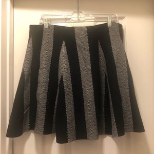 Black and gray patterned skater skirt XL